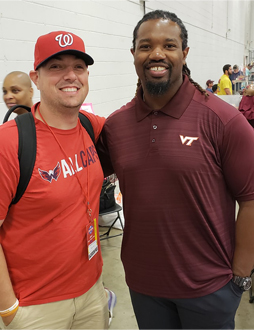Darryl Tapp Signing